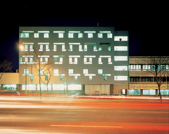 Coca-Cola-Verwaltungsgebäude in Wien . Elsa Prochazka . Preisträgerin Aluminium-Architektur-Preis 2000 