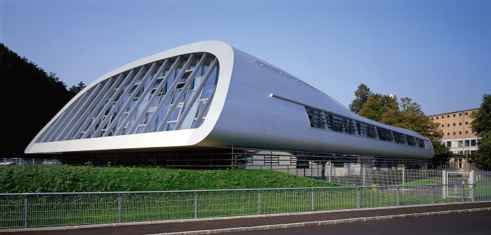 Forschungs- und Entwicklungszentrum in Wimpassing (NÖ) . Najjar & Najjar . Preisträger Aluminium-Architektur-Preis 2002