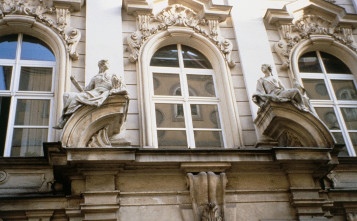 Palais Rottal, Renovierung mit Alu-Fenstern, Wien