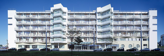 Haus der Barmherzigkeit in Wien-Kagran . Peichl&Partner Architekten