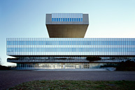 © Pez Hejduk - Ehemalige AUA-Zentrale, Wien . Architekt Georg Lippert, 2012   
